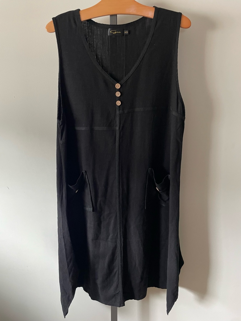 Goa Linen Blend V-Neck Shift Dress Wood Buttons Black Size XL